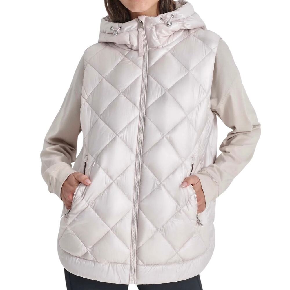 DKNY Women’s Quilted Curved Hem Puffer Vest with Pop Mesh Lining Pearl Size S
